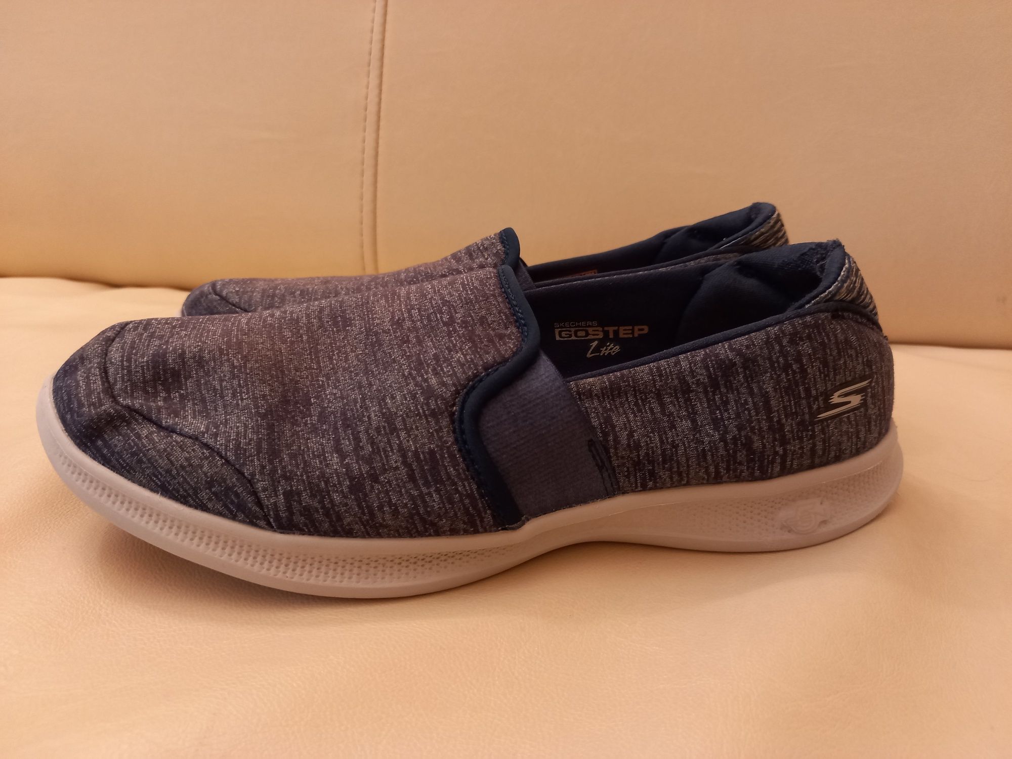 Adidasy Skechers GOSTEP Lite 23,5 cm