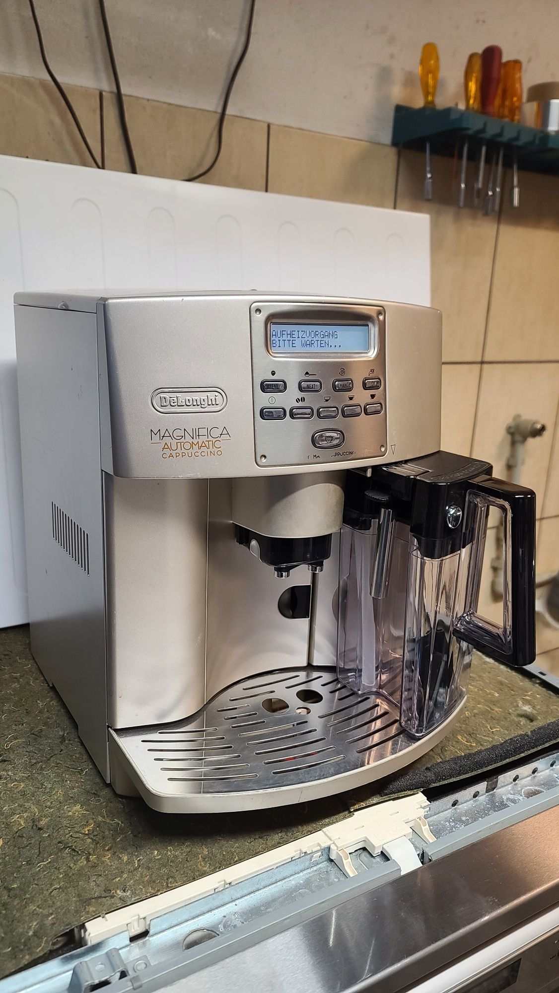 Кавомашина Delonghi Magnifica ESAM 3600, б/в