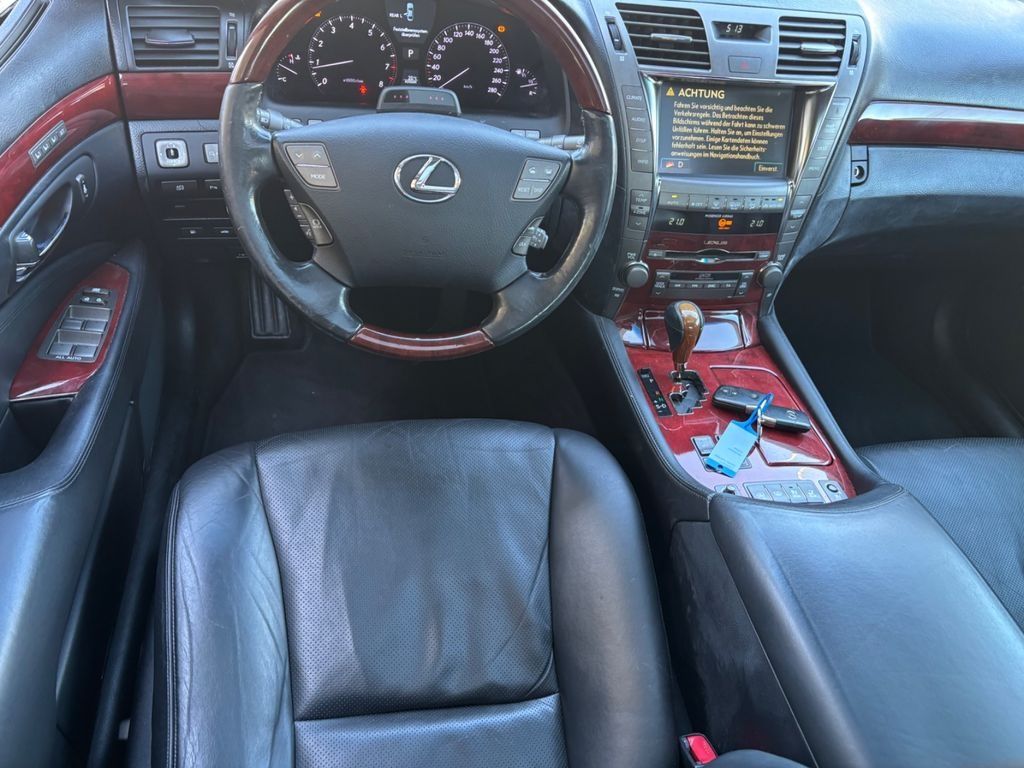 Кришка багажника Lexus LS 460