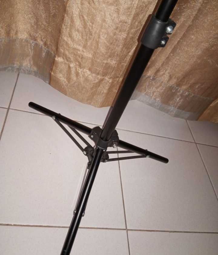 Tripé preto ajustável 45cm a 1m