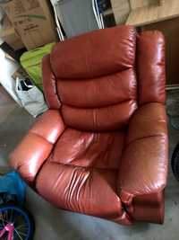 Fotel skórzany brązowy z podnóżkiem