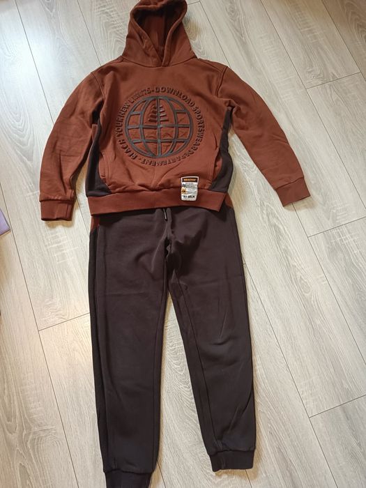 Komplet bluza spodnie dresowe ocieplane C&A146