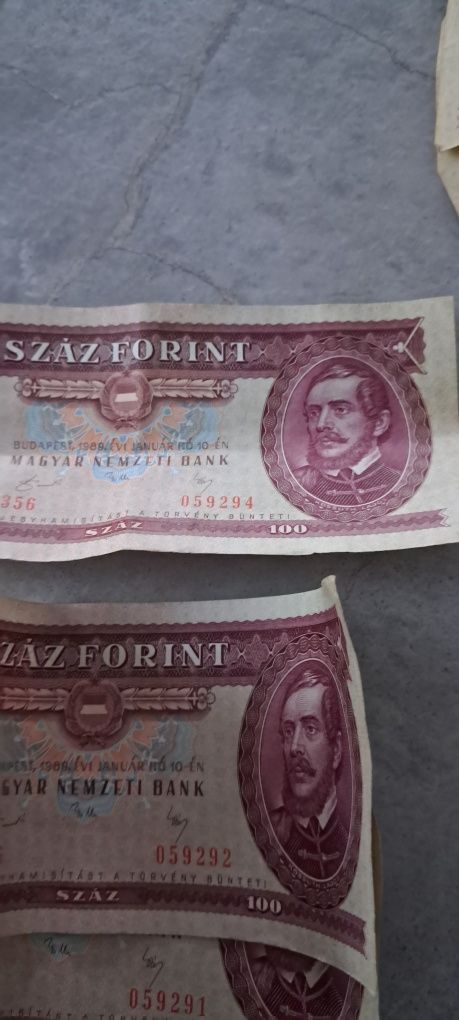 Banknoty 100 Forint  10 szt   seryjne nr