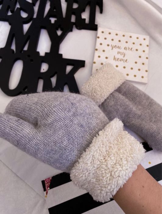 Сірі утеплені рукавички