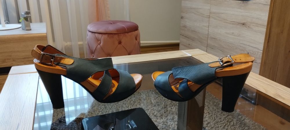 Granatowe sandały carinii skórzane