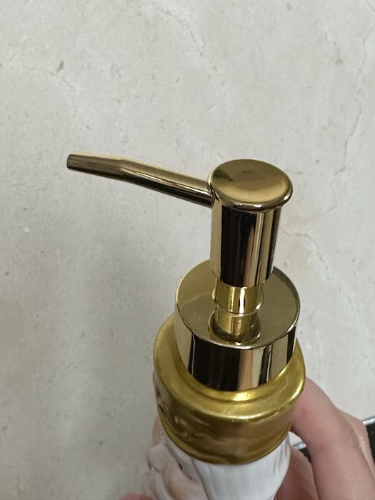 Złoty ceramiczny dziadek do orzechów glamour dozownik na mydło pudełko