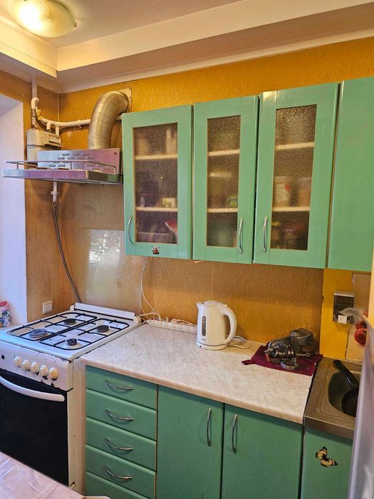 Продам 2 кімнатну квартиру на Проспекті Лесі Курбаса 5