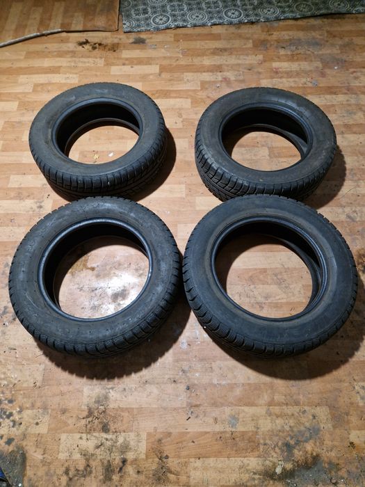 Opony zimowe 205/60 R16 92H – bardzo dobry stan