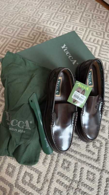 Sapatos Yucca Novos