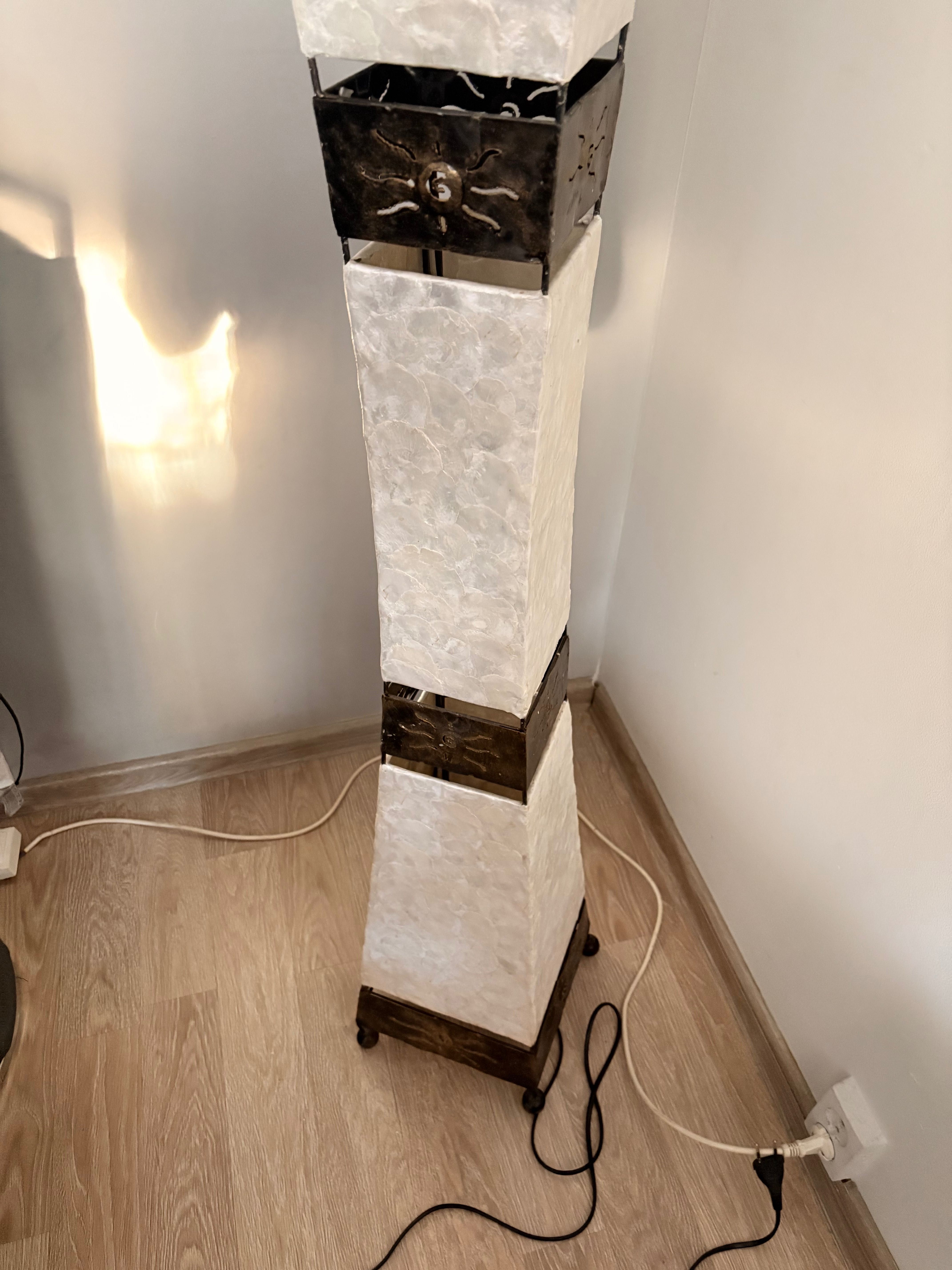 Sprzedam lampę podłogową