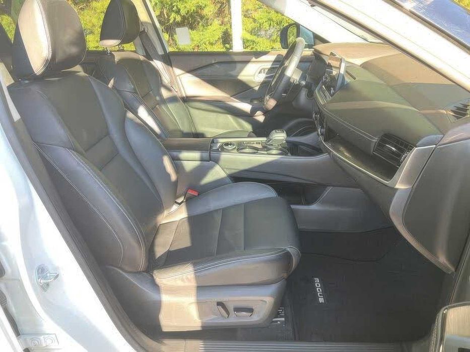 Nissan Rogue SL      2021