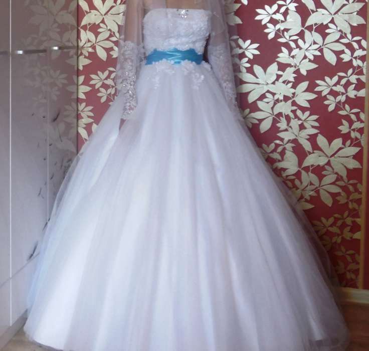 Продаю красивое свадебное платье)