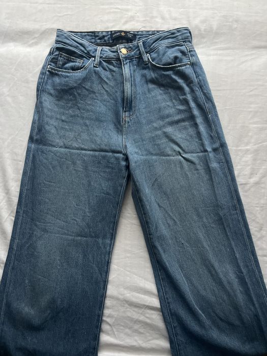 Речі даром. Топ, джинси, сукня