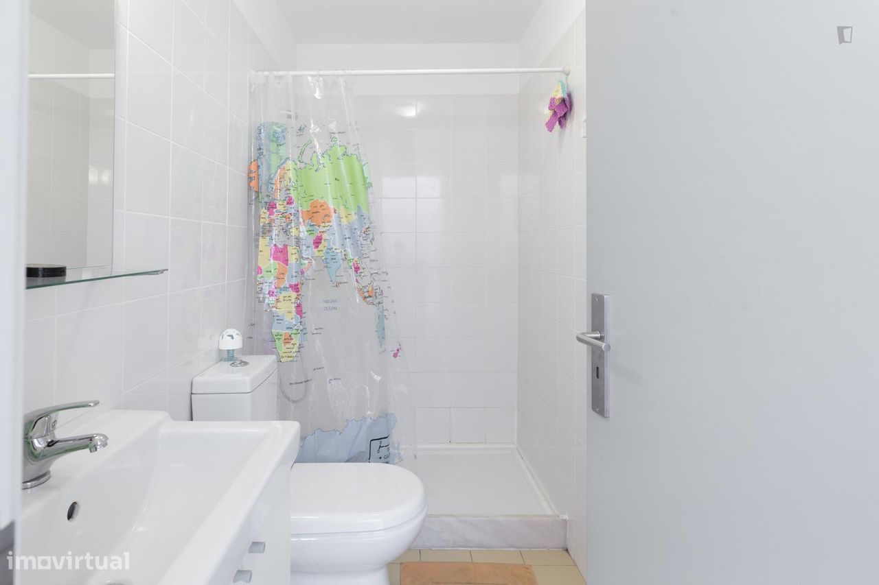 66459 - Quarto com cama de solteiro em residência