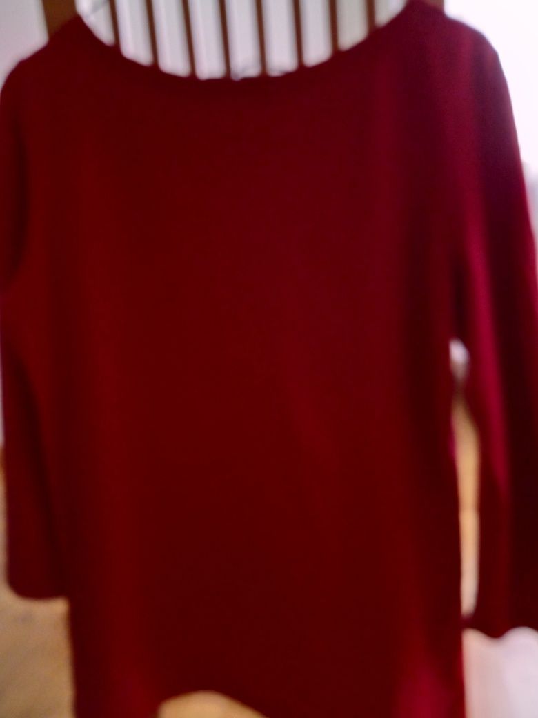 Bluzka damska czerwona z aplikacją z przodu