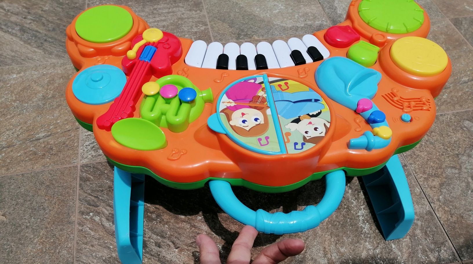 Piano didático para criança