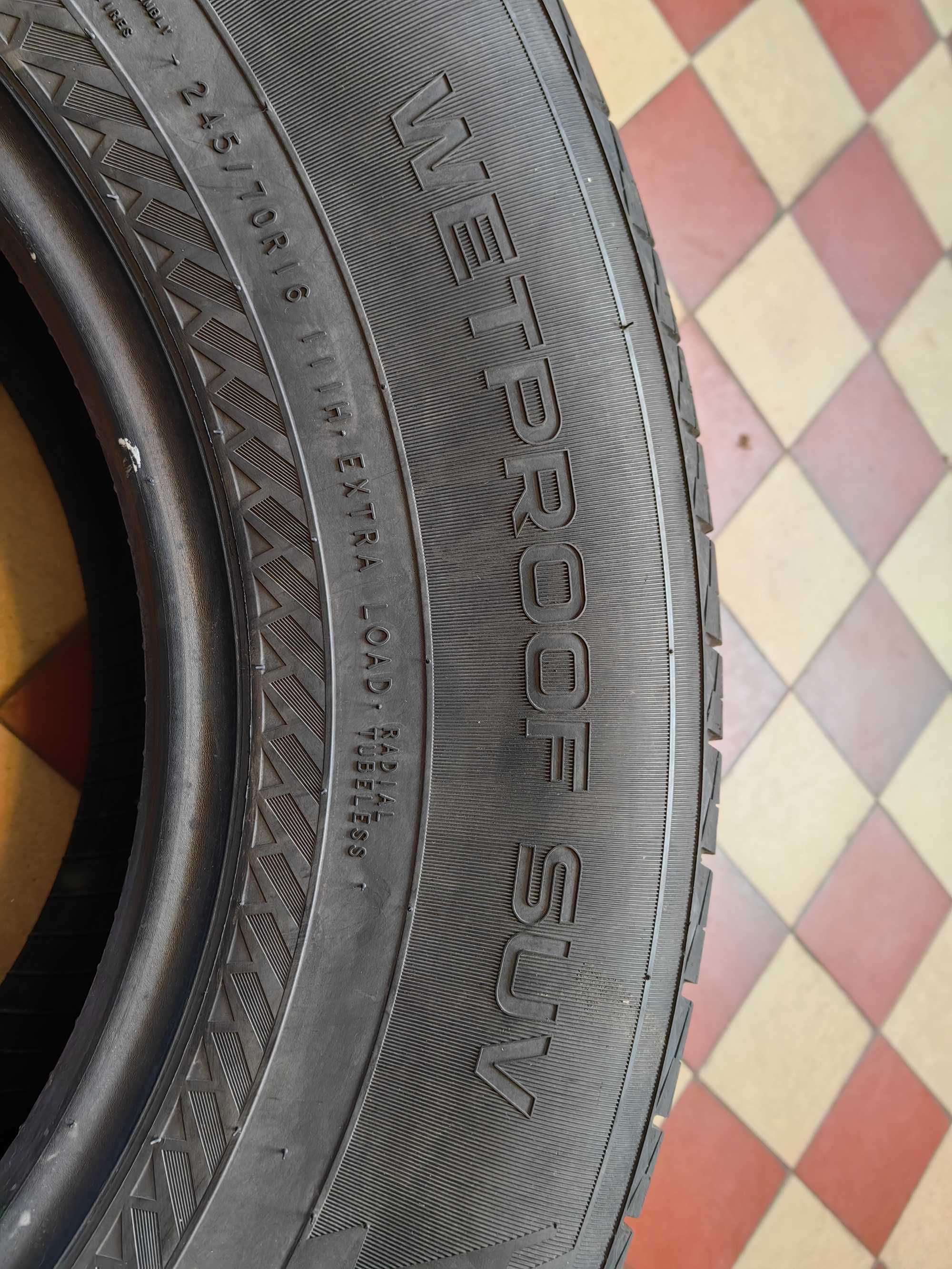 Nokian Wetproof SUV 245/70R16 111H #371&