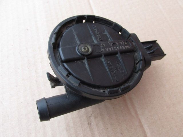 jeep commander i xh xk 5.7 hemi pompa nieszczelności 04891524aa