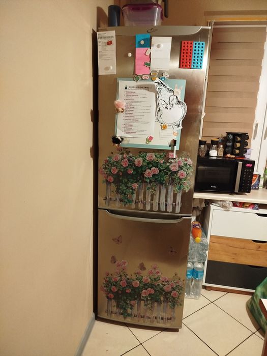 Sprzedam sprawną lodówkę