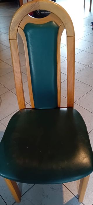 Sprzedam zestaw mebli rozkladany stol z krzelami, wypoczynek skora nat