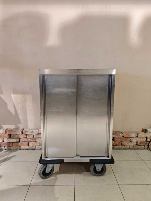 Wózek jezdny bankietowy GN1/1 zamykany, izolowany, stal nierdzewna