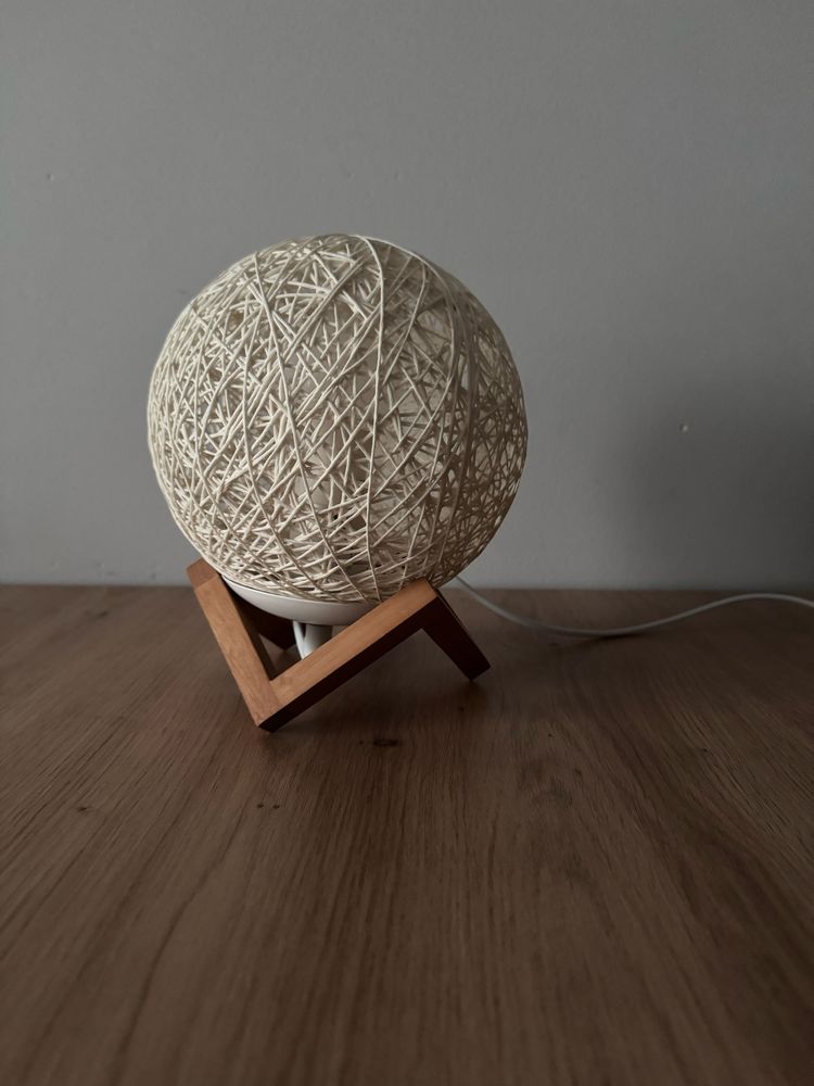 Designerska Lampka Stołowa Home&You - Idealna do Sypialni i Salonu!