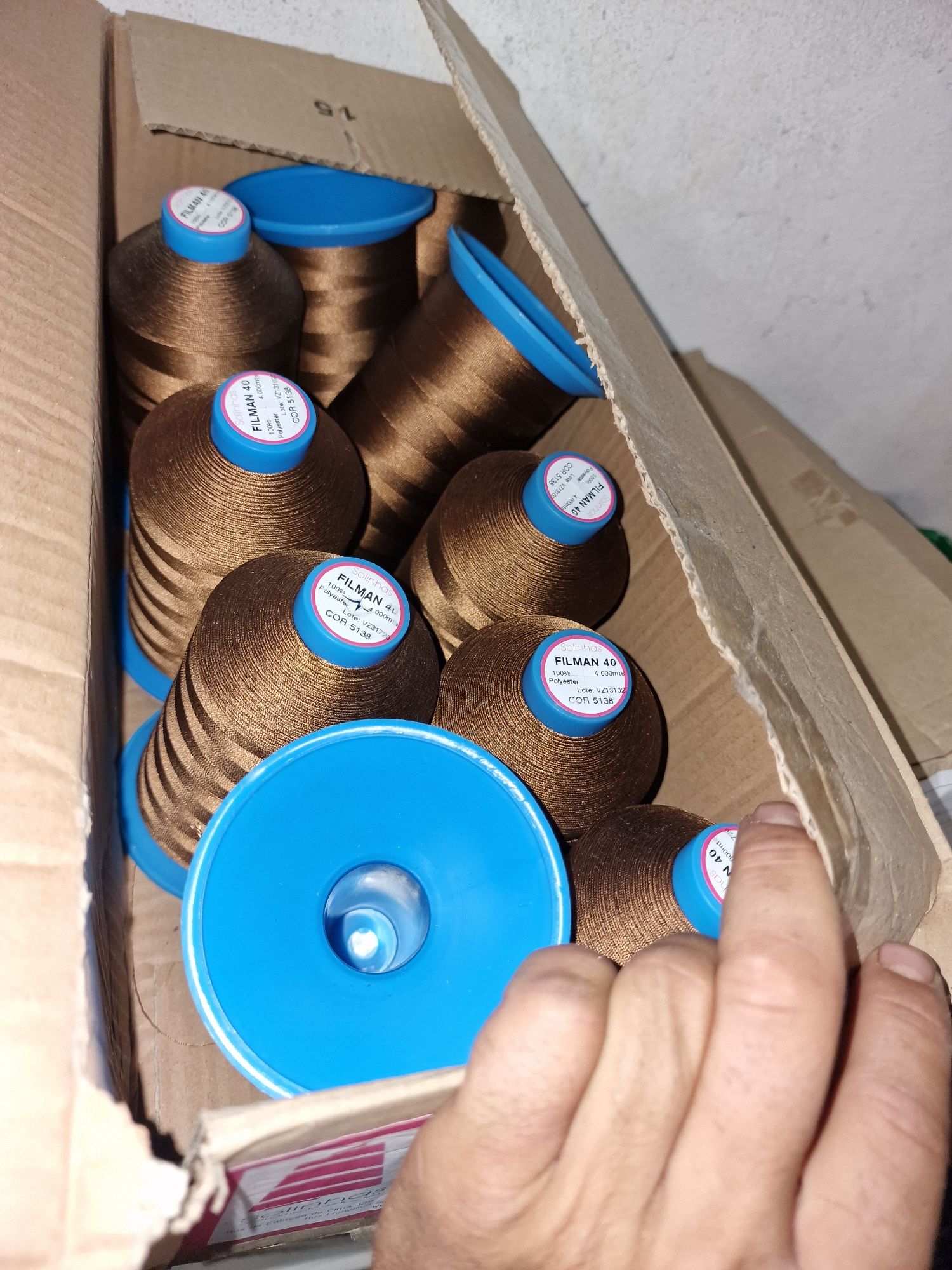 Linha para estofos
