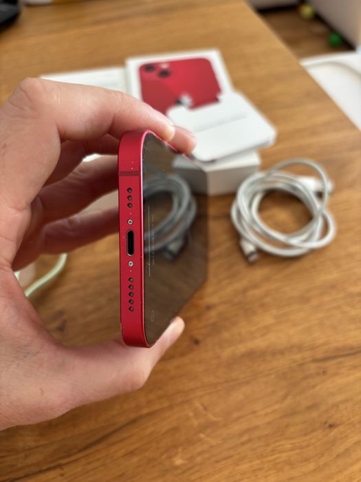 iPhone 13 256gb red