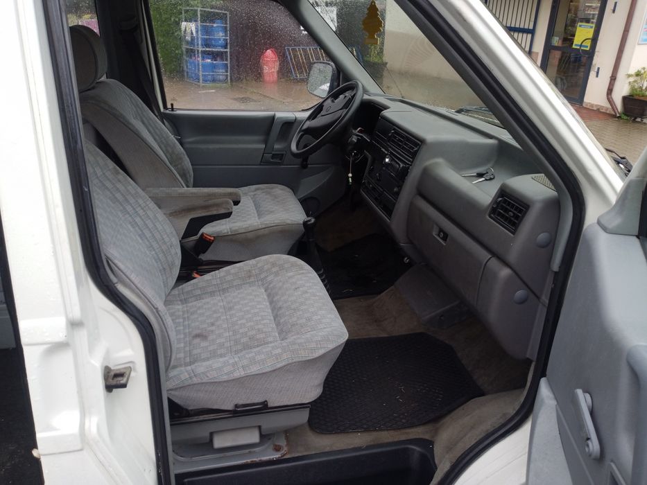 VW T4 multivan 7 osób.2.4D
