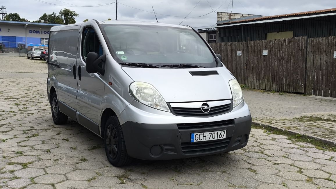 OPEL VIVARO 2009ROK 2.0CDTi 90Km 3 Osobowy Hak 287Tys.Przebiegu