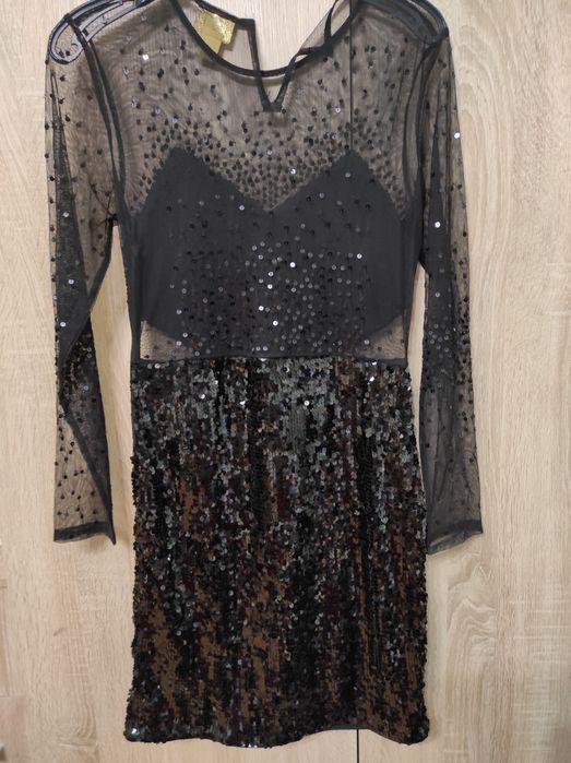 Платье H&M в пайетках, вечернее, 38р