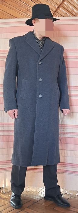 Зимнее мужское пальто.