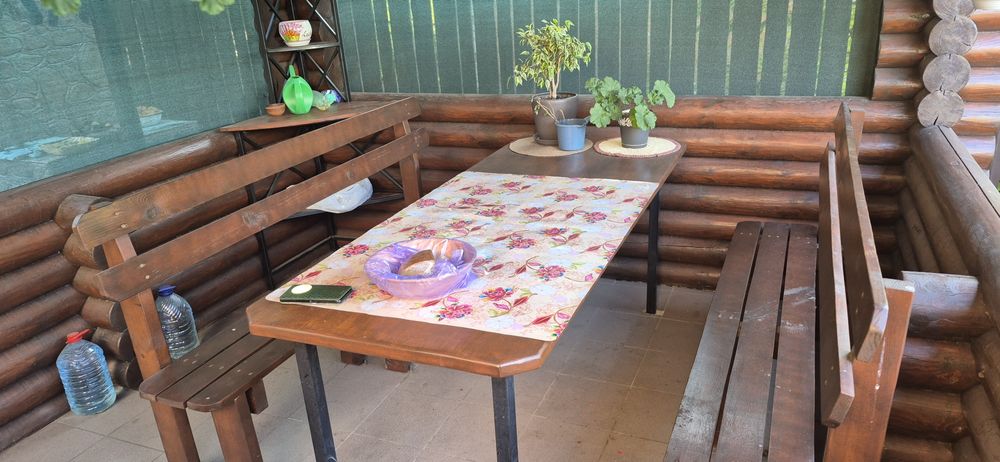 Продам шикарну дачу в якій можна жити поруч блакитні озера