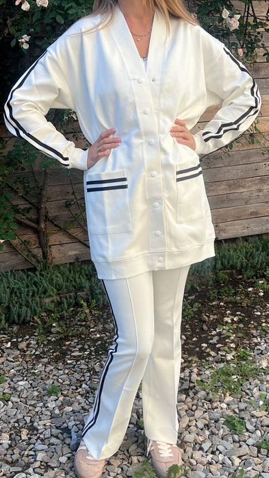 Костюм жіночий Костюм жіночий трійка