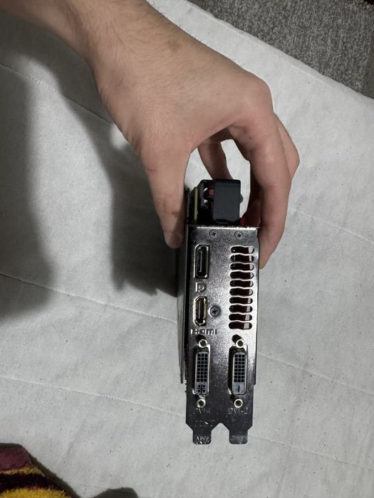 GTX 960 graphics card64172187304451124