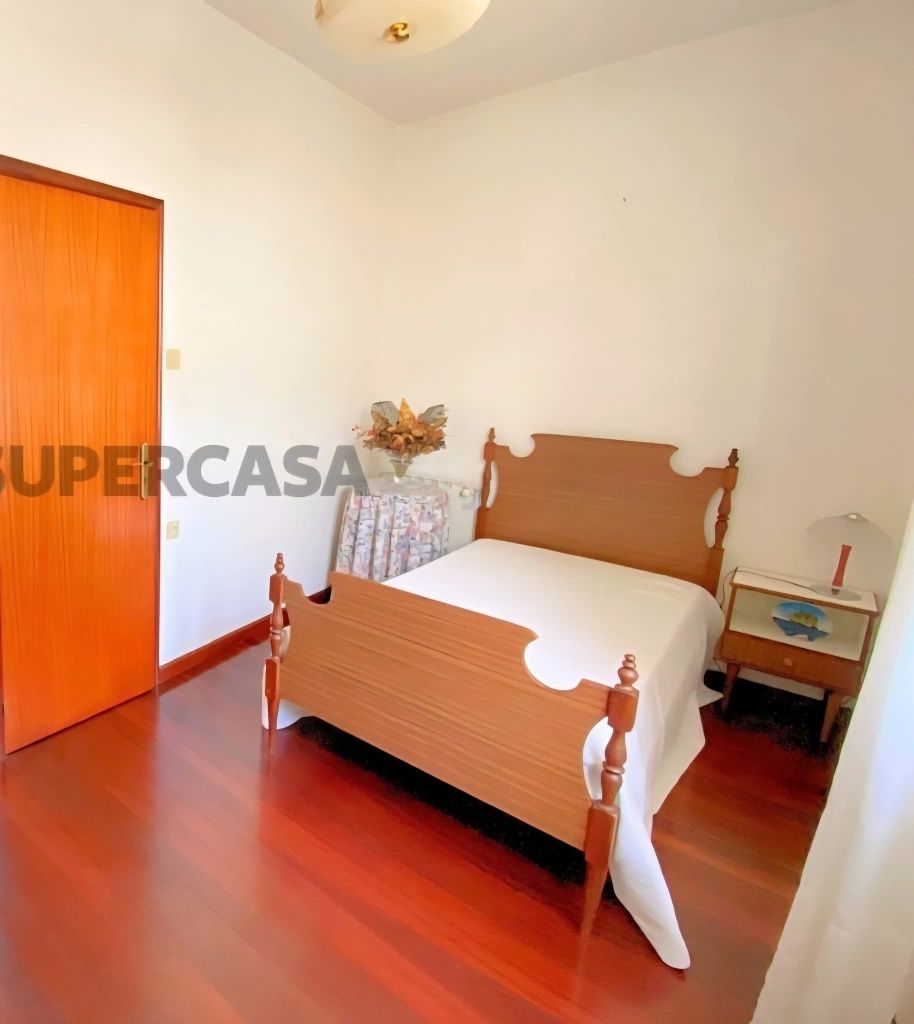 Cama de solteiro com colchão