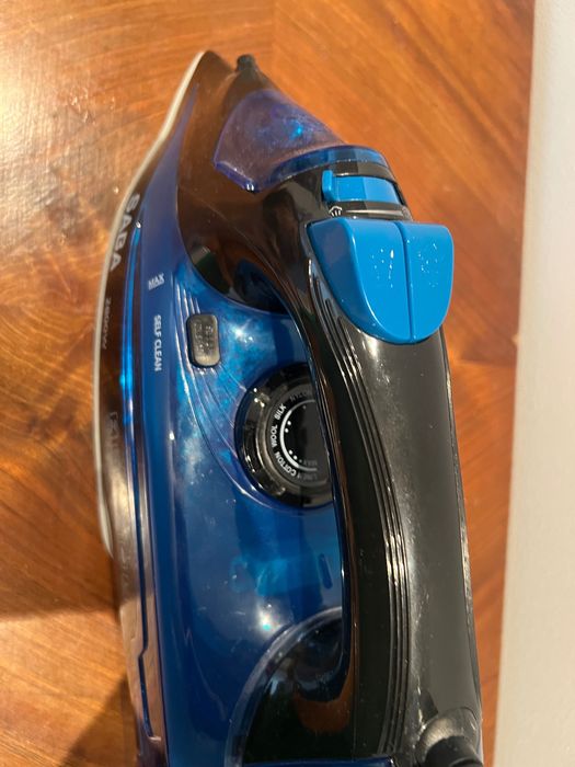 Ferro de engomar elétrico