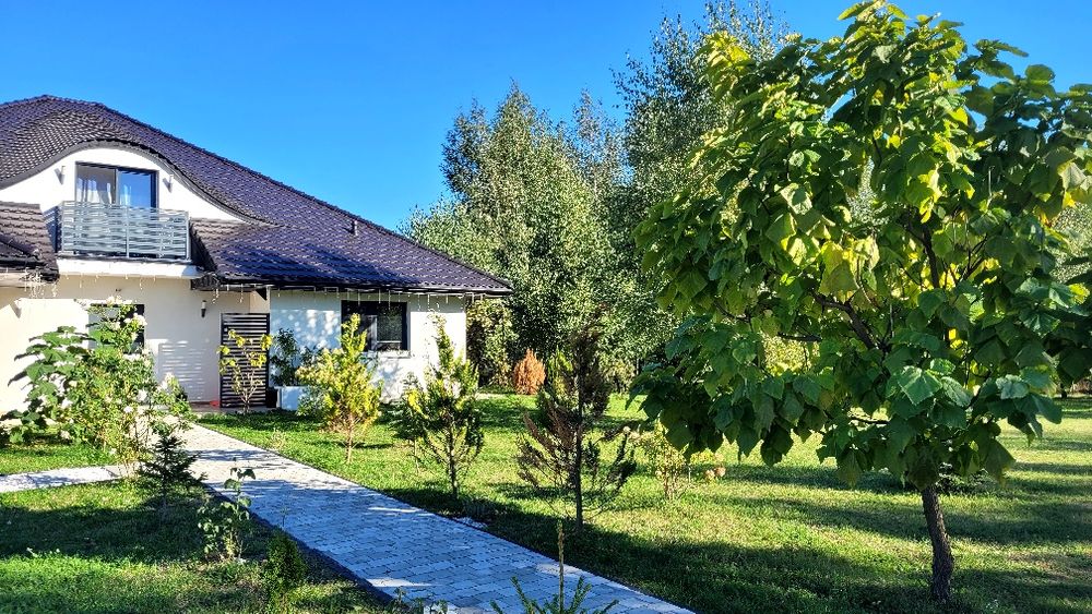 Duży dom w Smugach pod lasem