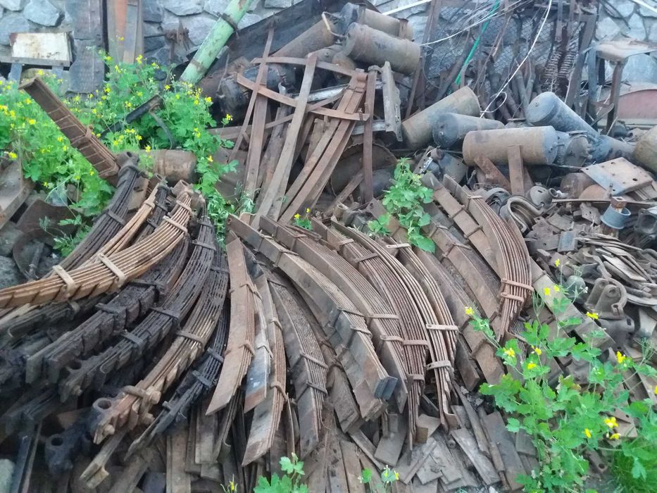 Рессоры  ЗИЛ , прицеп ГКБ, КАМАЗ  в сборе и частями