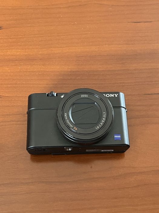 Câmera - Sony DSC-RX100M4