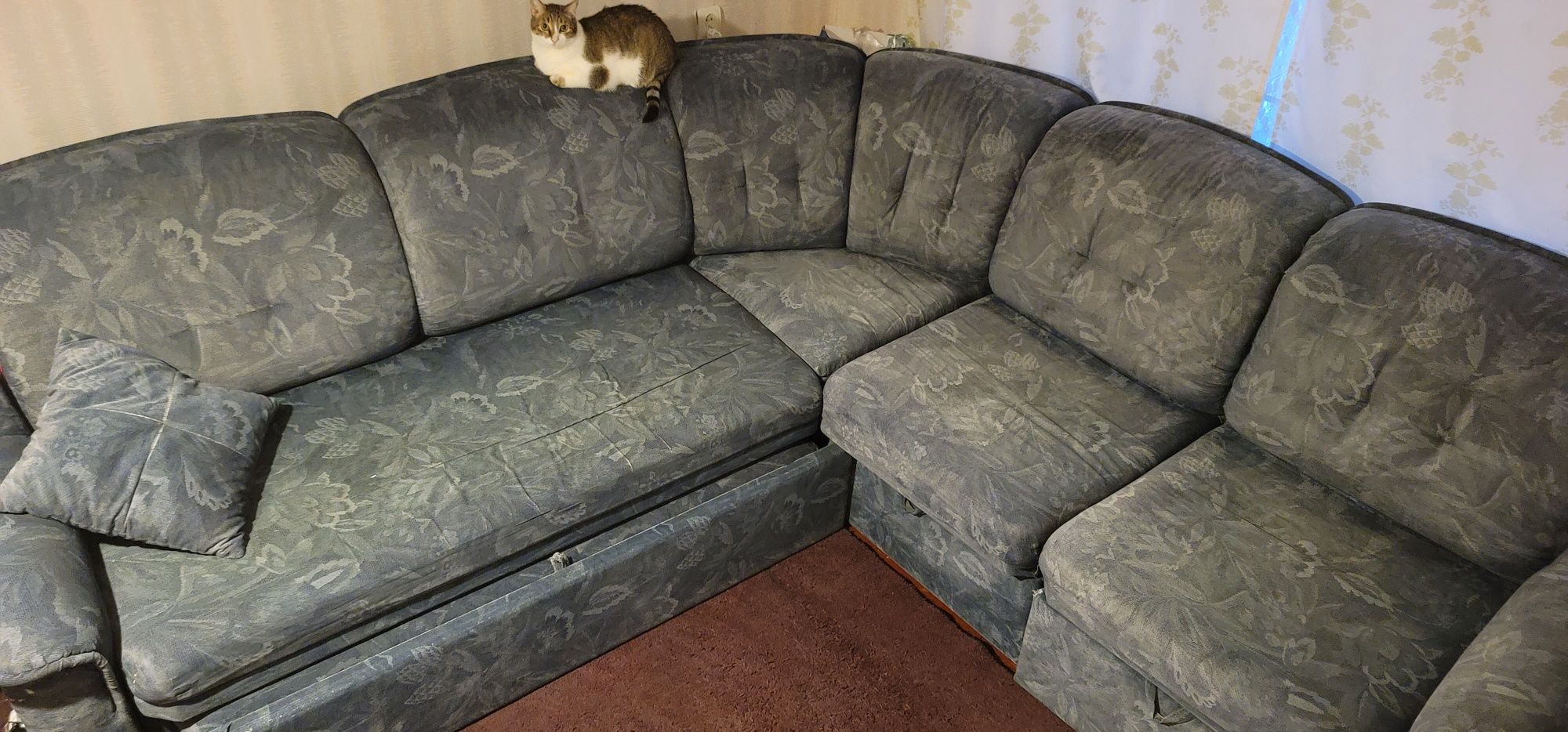 Продам диван 3.5М После чистки.