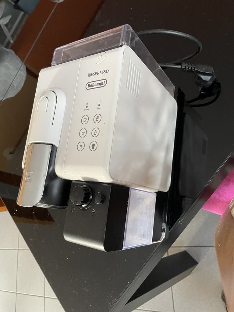 Ekspres DeLonghi Nespresso