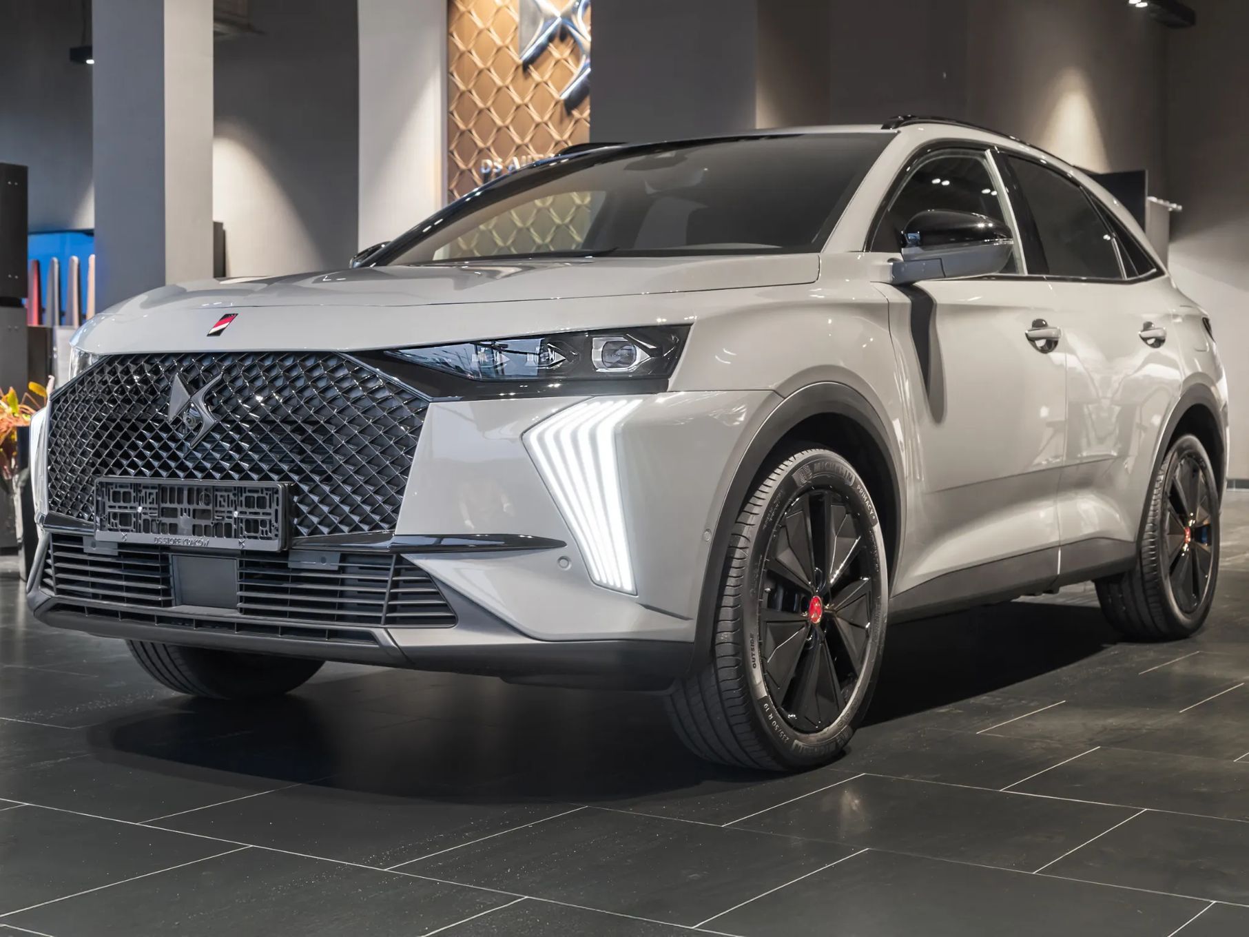 DS Automobiles DS 7 Crossback DS Automobiles DS 7 Crossback 1.6 E-Tense 4x4 Performance Line +