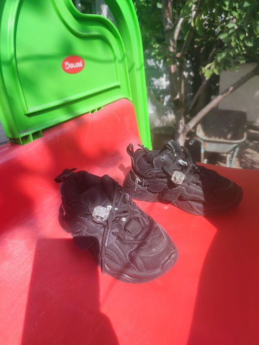 Продам кросівки 26 р