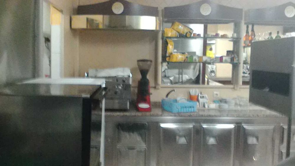 Arrenda-se  loja equipada para restauração