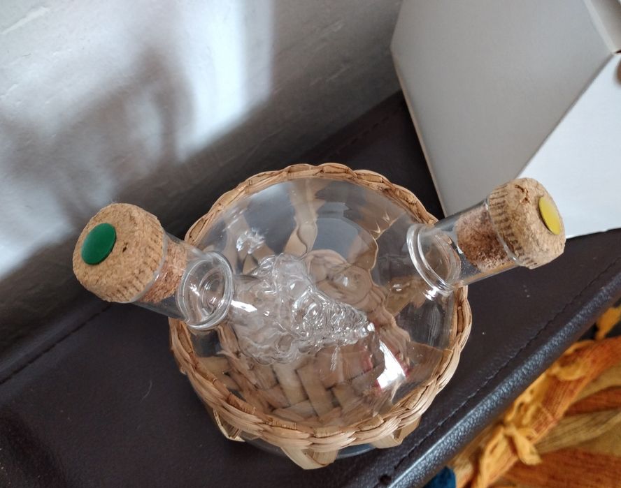 Galheteiro moderno para azeite e vinagre