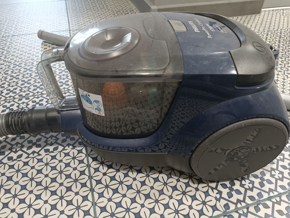 Пилосос Phillips PowerPro Compact на запчастини