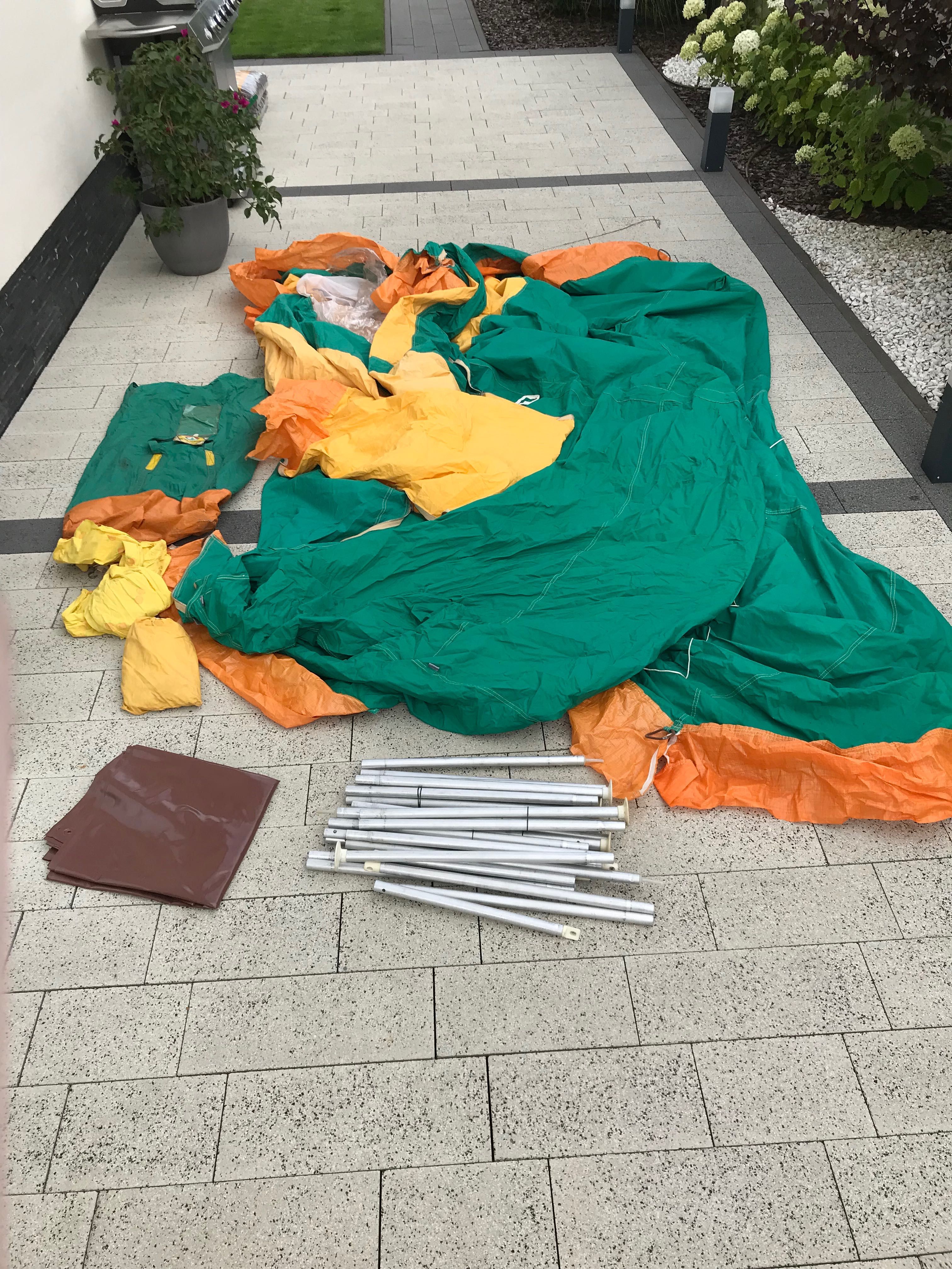 Namiot OPTY4 z czasów PRL