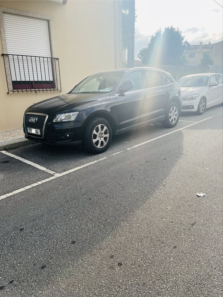 Audi Q5 2.0 TDI - 2010 | Full Extras | Preto | Viatura Particular