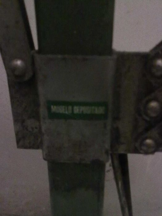 Engarrafador de rolhas de cortiça antigo